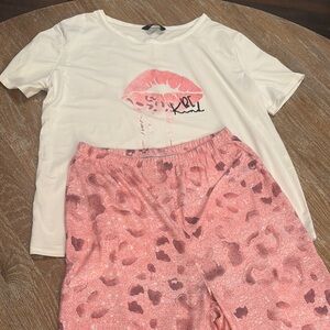 Chic White and Pink Lip Print Pajama Set